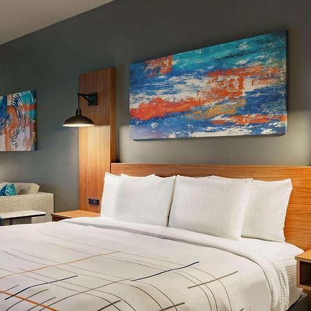 La Quinta Inn & Suites By Wyndham Springfield Eksteriør bilde