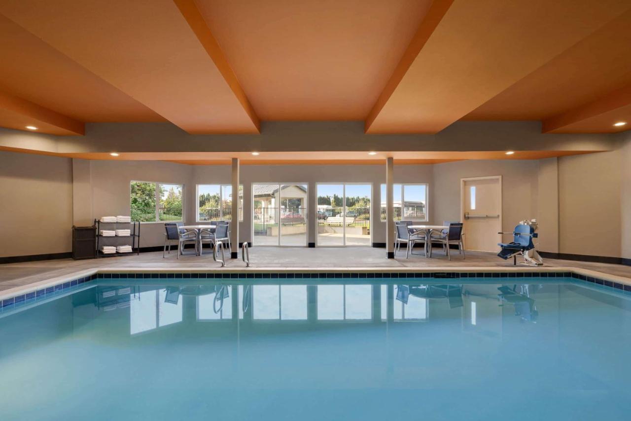 La Quinta Inn & Suites By Wyndham Springfield Eksteriør bilde
