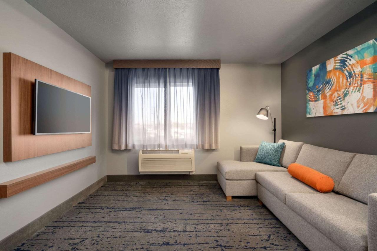 La Quinta Inn & Suites By Wyndham Springfield Eksteriør bilde