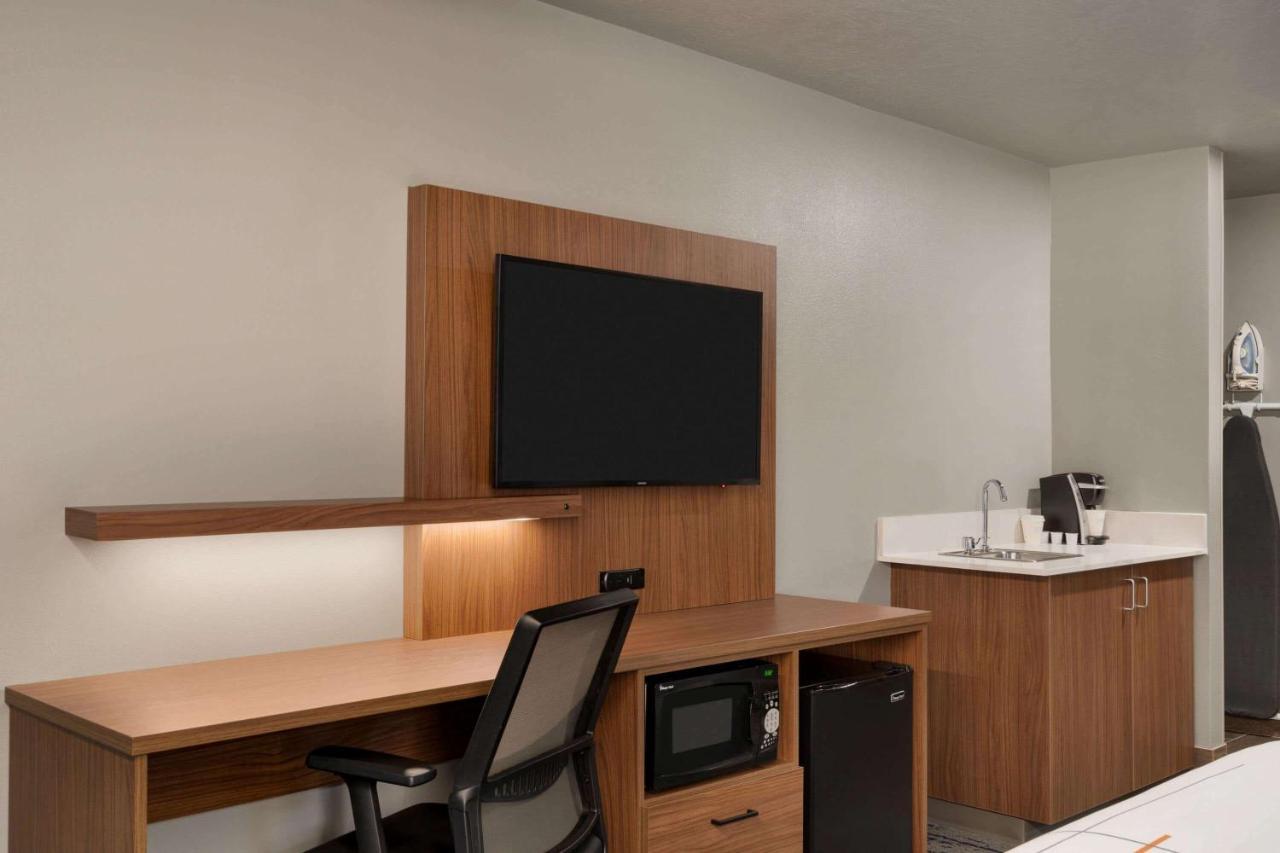 La Quinta Inn & Suites By Wyndham Springfield Eksteriør bilde