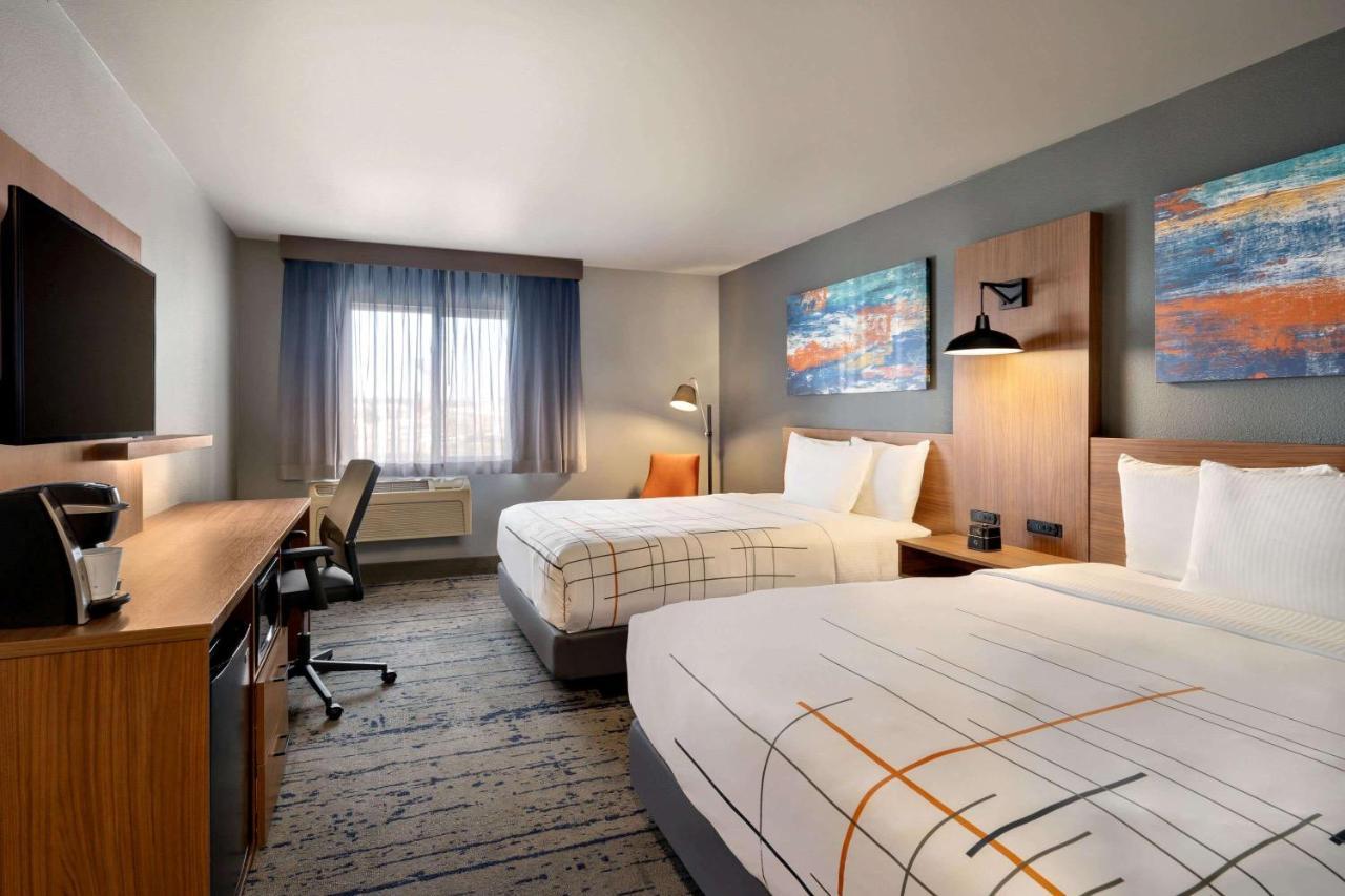 La Quinta Inn & Suites By Wyndham Springfield Eksteriør bilde