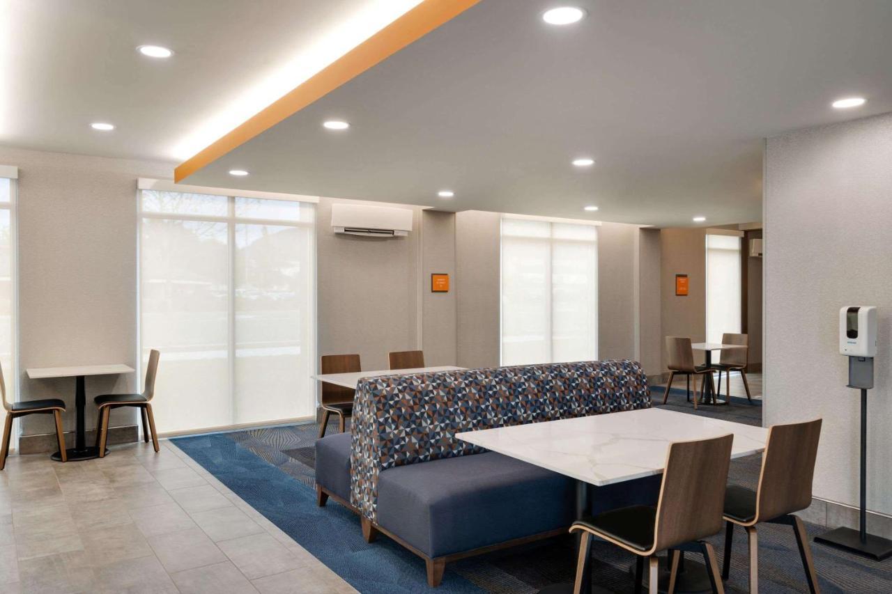 La Quinta Inn & Suites By Wyndham Springfield Eksteriør bilde