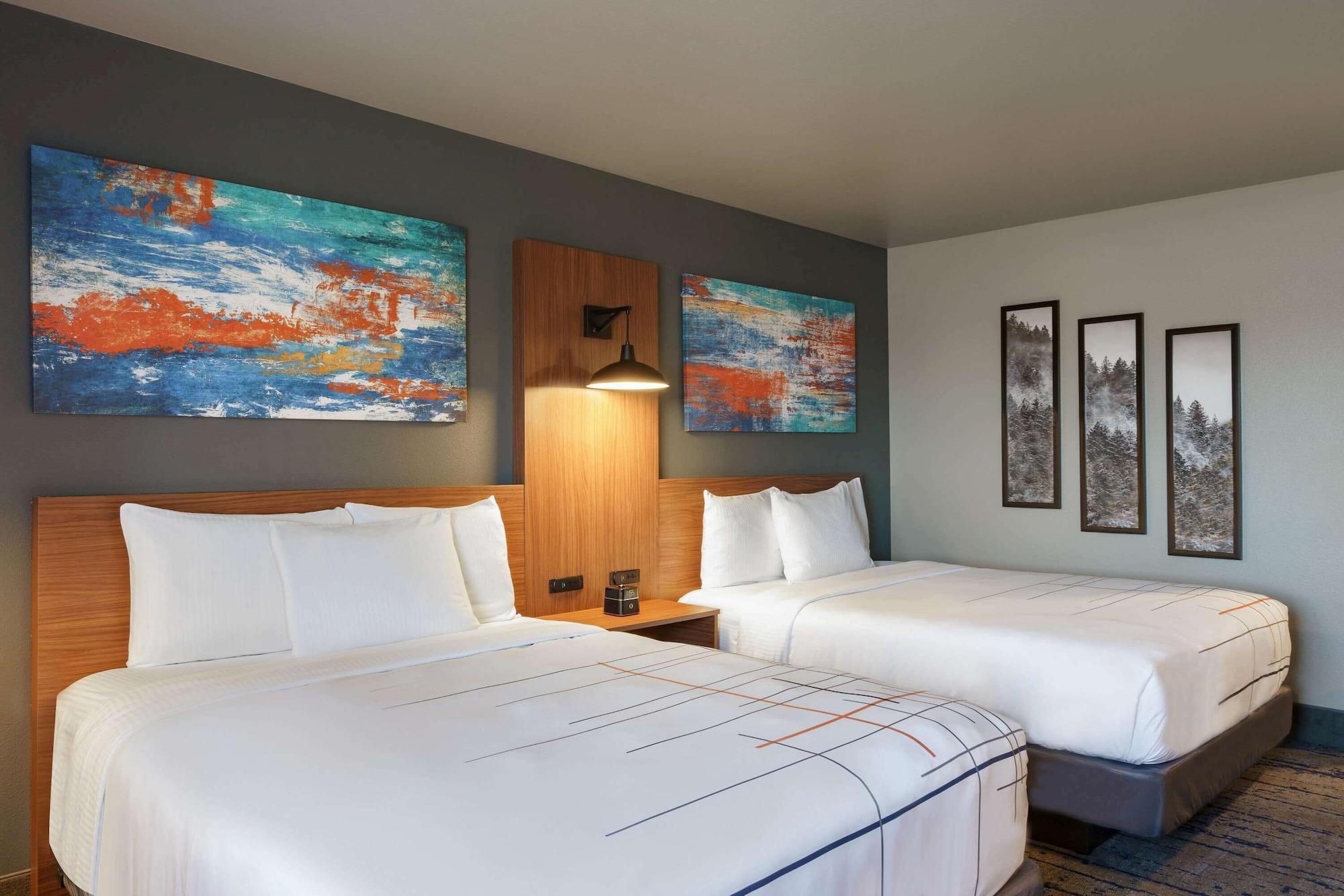 La Quinta Inn & Suites By Wyndham Springfield Eksteriør bilde