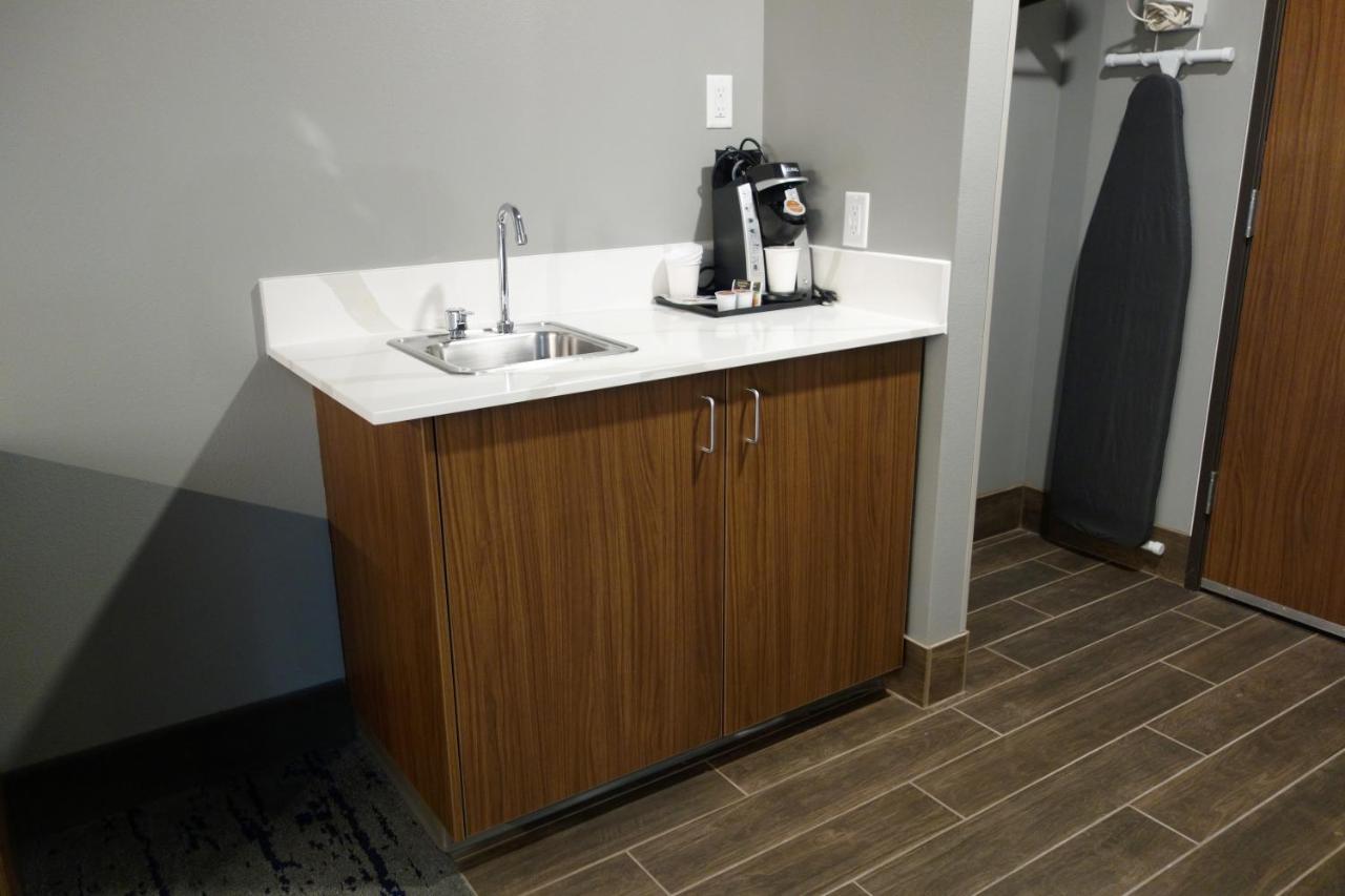 La Quinta Inn & Suites By Wyndham Springfield Eksteriør bilde